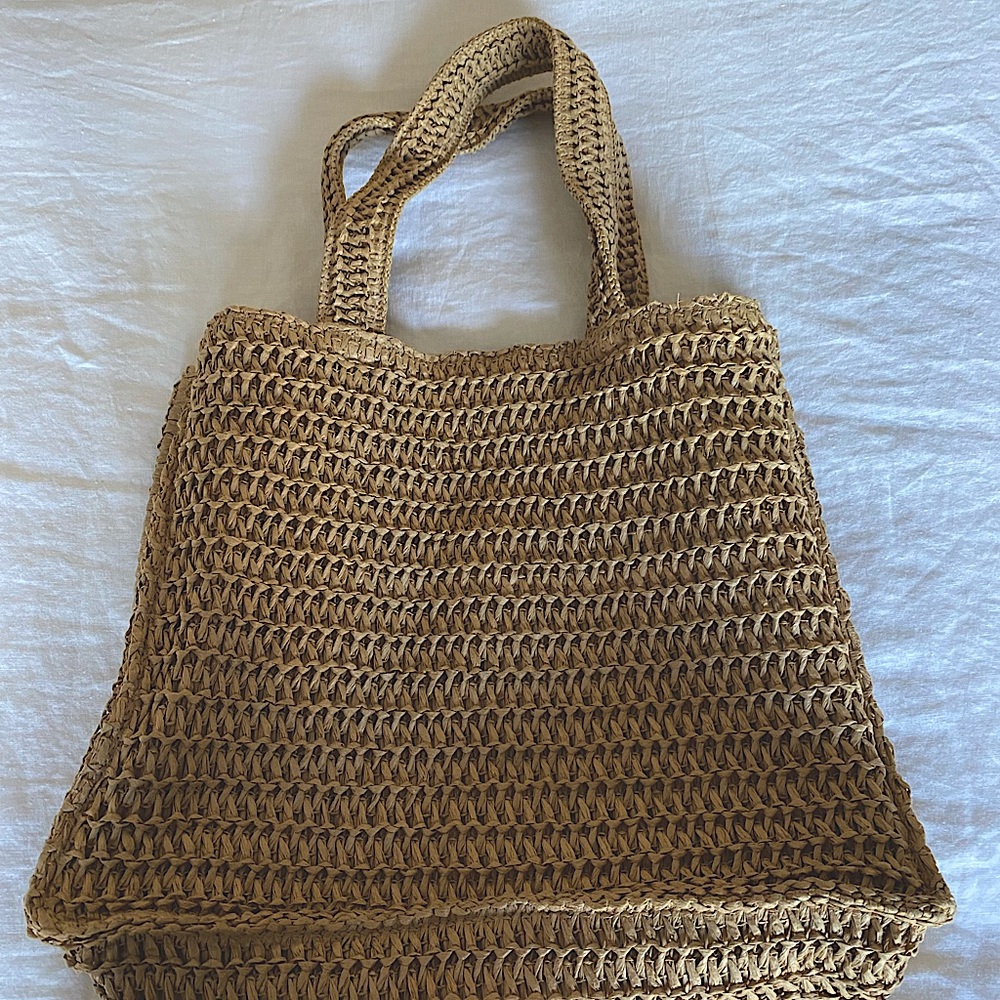 H&M Shopper tote perfect for summer ☀️